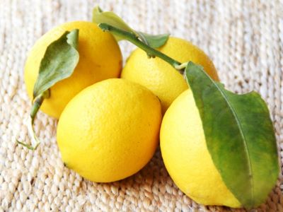 ビタミンC誘導体を連想させるレモン