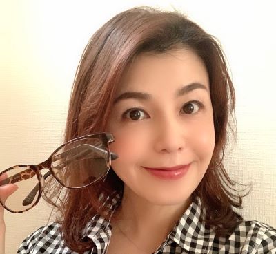 アイケアメガネを外した飯塚美香さん